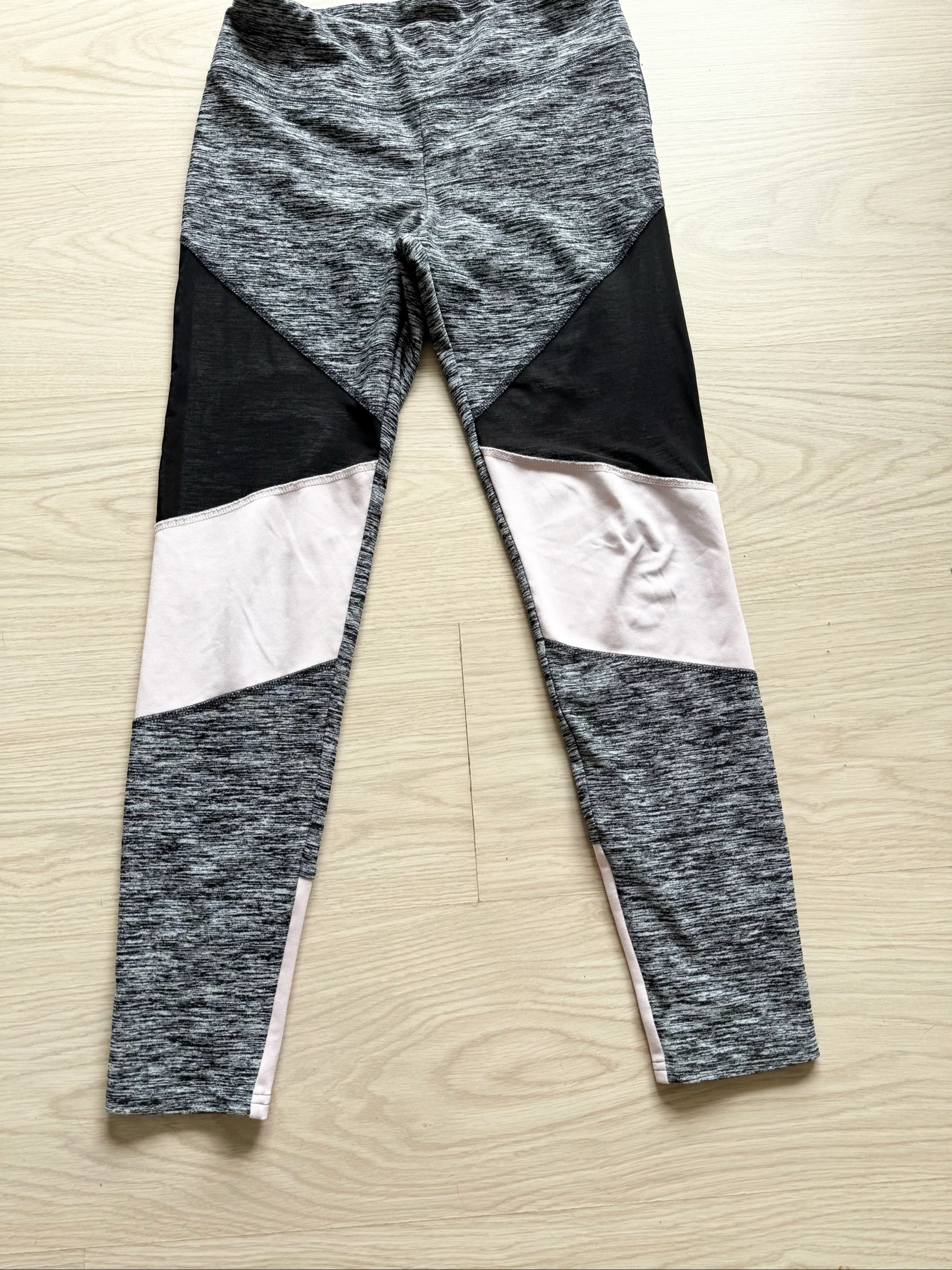 Legging de sport noir gris & rose poudré décathlon taille 34 XS  – photo 3